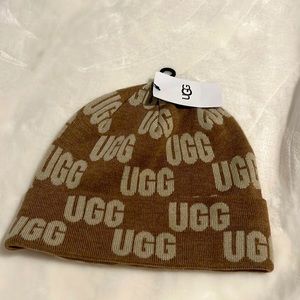 Ugg logo beanie NWT